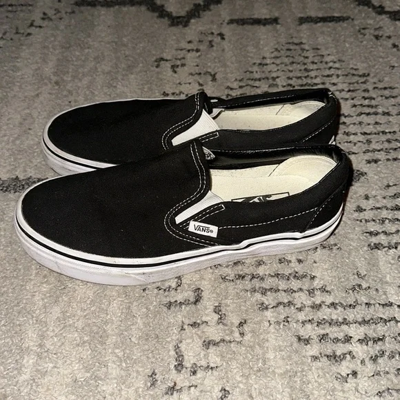 Vans Shoes Slip On Black Sneaker White Classic Skater Logo Tag Womens 7 Men 5.5 - Picture 6 of 6